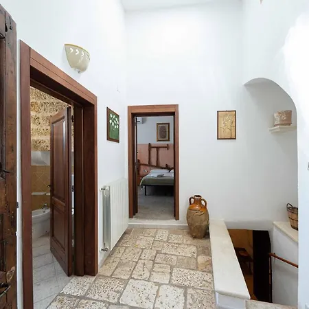 Palazzo La Traja 4*