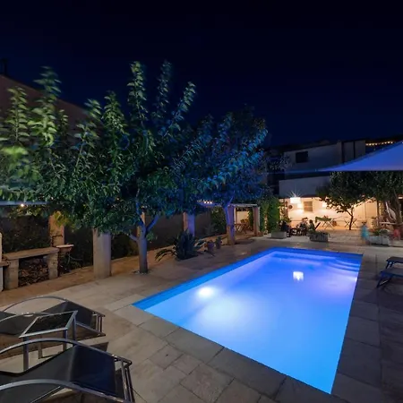 Palazzo La Traja Bed & Breakfast *