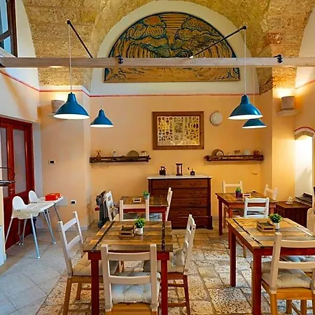 Bed & Breakfast Palazzo La Traja 4*